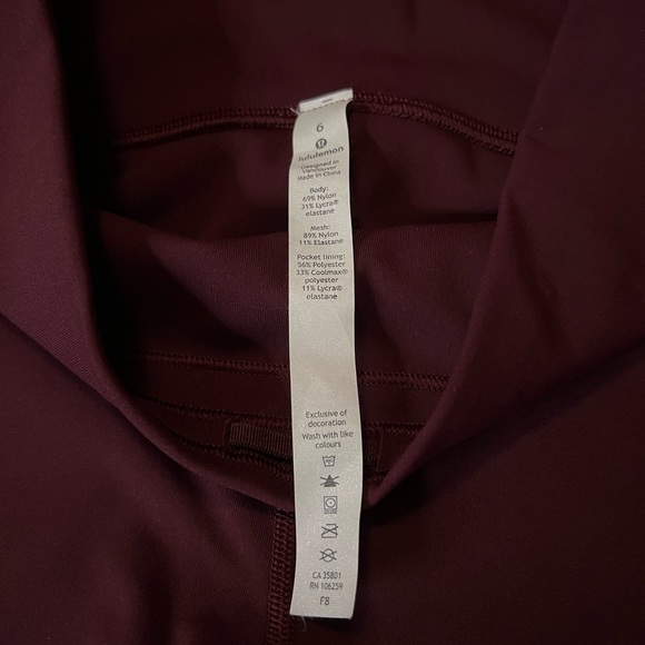LULULEMON WOMENS PURPLE ATHLETIC CROP LEGGINGS SIZE 6 - Picture 8 of 10